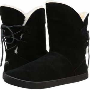 *BRAND NEW* UGG’s BLACK BOOTS